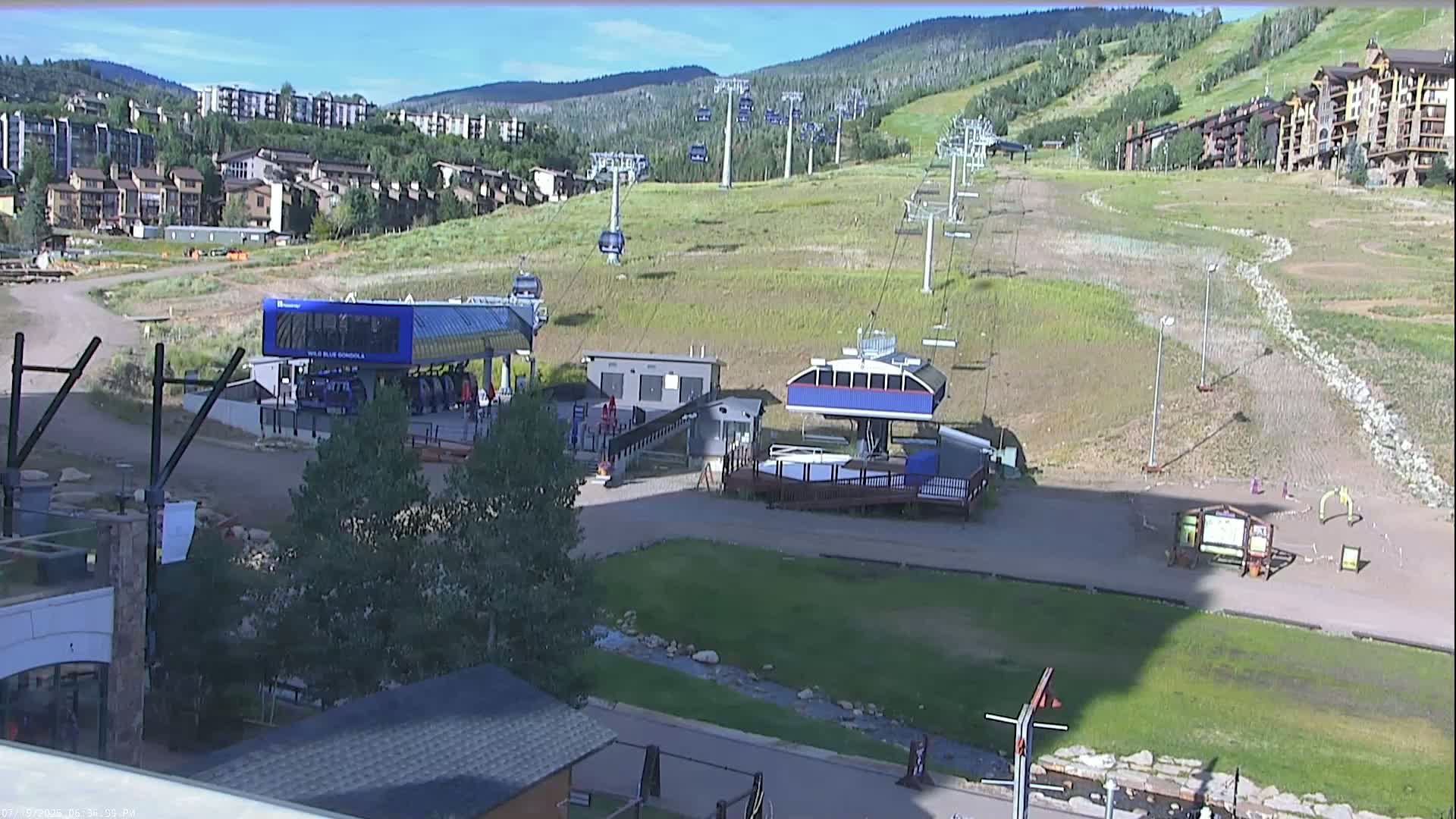 Steamboat Resort Christie Peak Express & Wild Blue Gondola Ropeway & Ski Slopes Live Cam - Steamboat Springs, Routt County, Colorado, USA