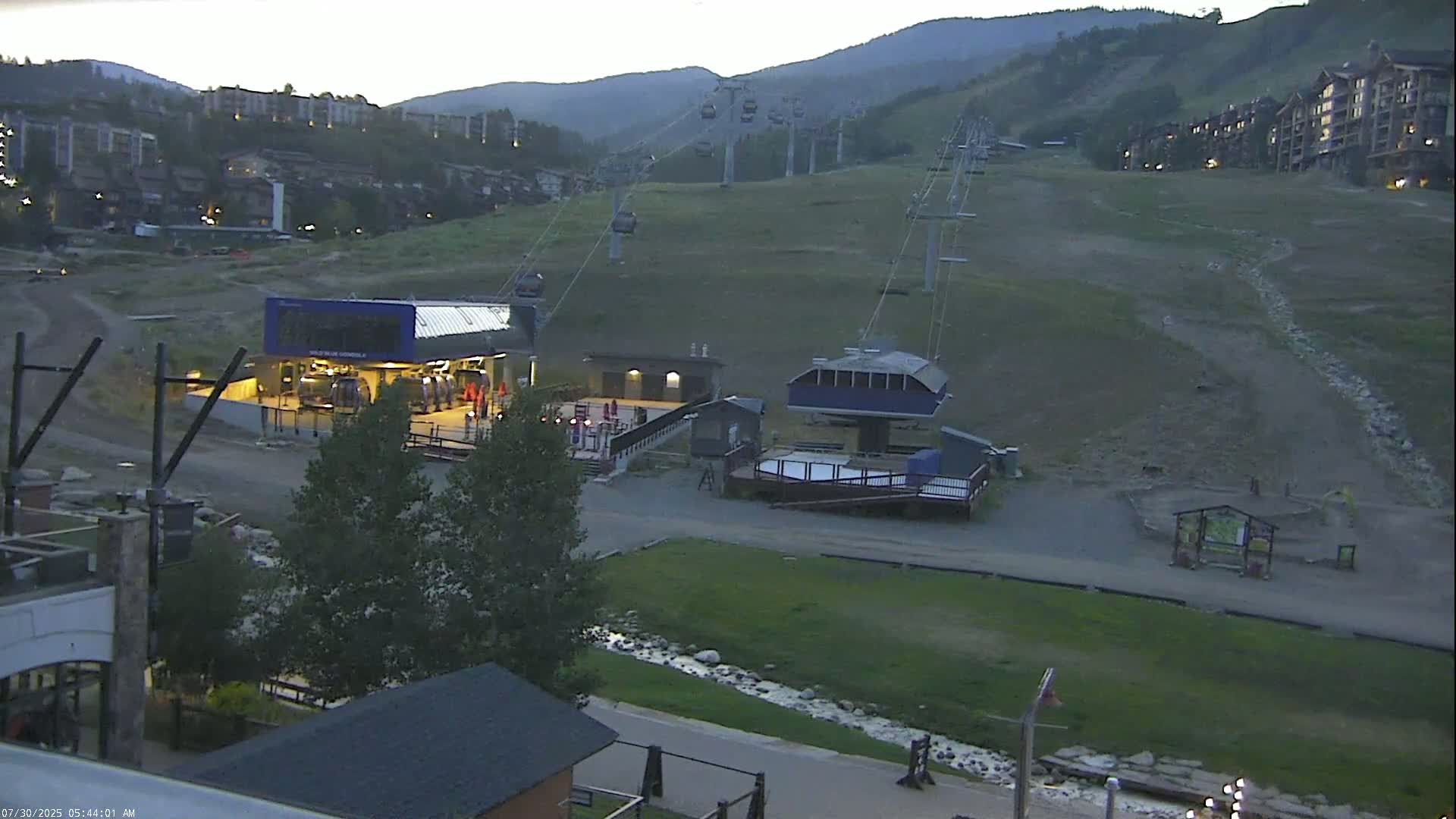 Steamboat Resort Christie Peak Express & Wild Blue Gondola Ropeway & Ski Slopes Live Cam - Steamboat Springs, Routt County, Colorado, USA