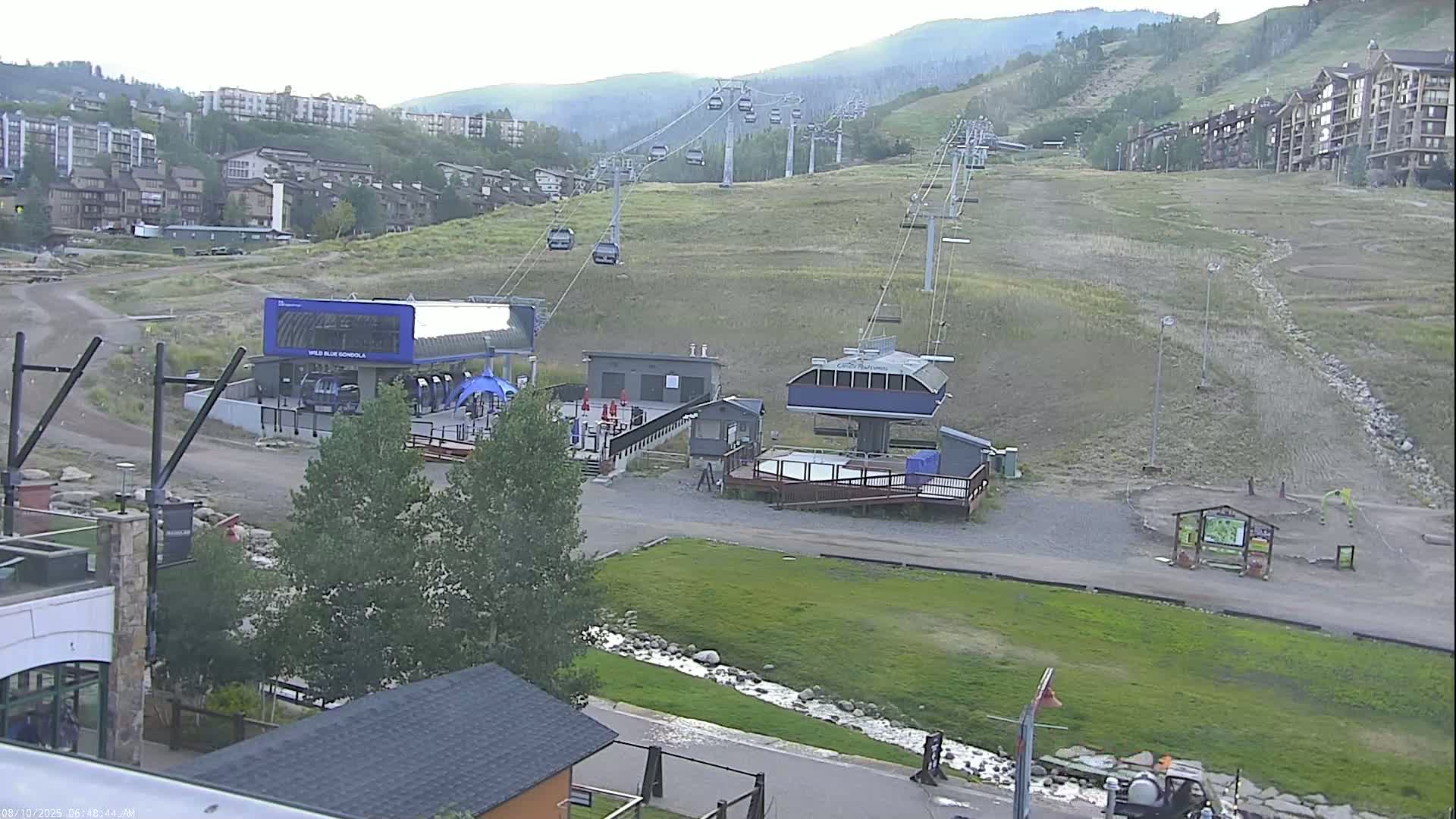 Steamboat Resort Christie Peak Express & Wild Blue Gondola Ropeway & Ski Slopes Live Cam - Steamboat Springs, Routt County, Colorado, USA
