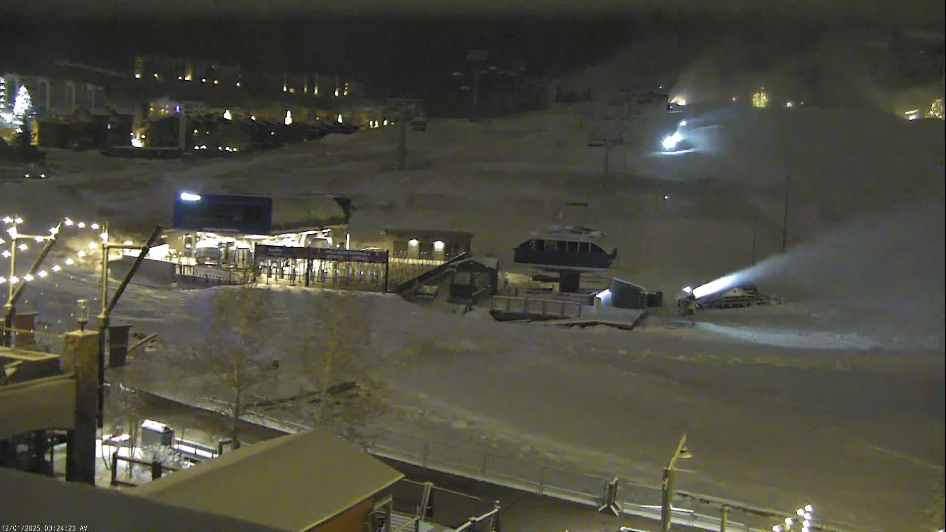 Steamboat Resort Christie Peak Express & Wild Blue Gondola Ropeway & Ski Slopes Live Cam - Steamboat Springs, Routt County, Colorado, USA