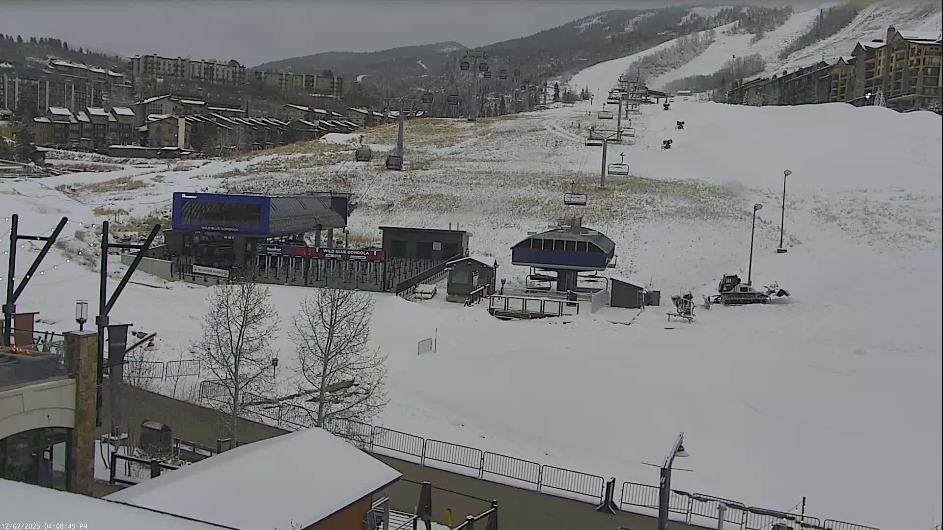 Steamboat Resort Christie Peak Express & Wild Blue Gondola Ropeway & Ski Slopes Live Cam - Steamboat Springs, Routt County, Colorado, USA