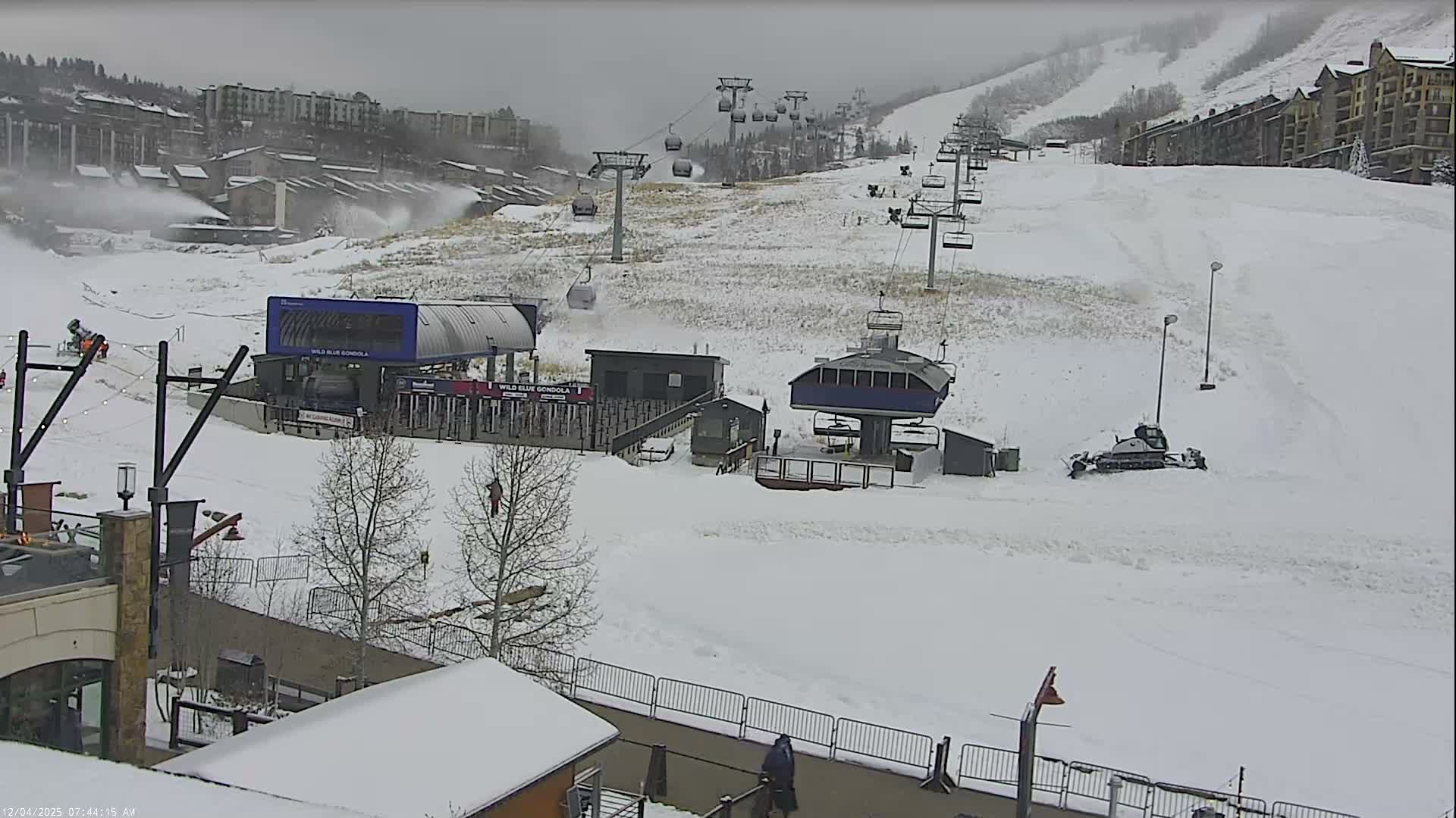 Steamboat Resort Christie Peak Express & Wild Blue Gondola Ropeway & Ski Slopes Live Cam - Steamboat Springs, Routt County, Colorado, USA