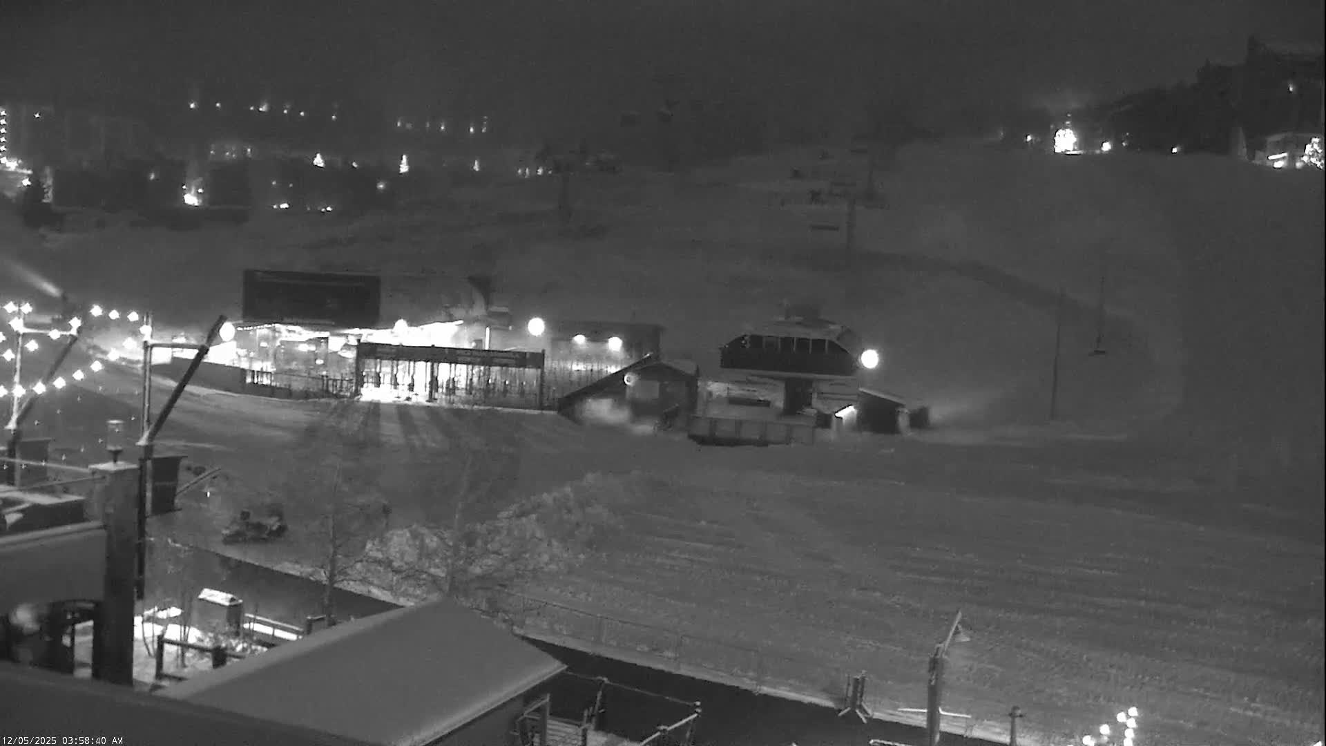 Steamboat Resort Christie Peak Express & Wild Blue Gondola Ropeway & Ski Slopes Live Cam - Steamboat Springs, Routt County, Colorado, USA