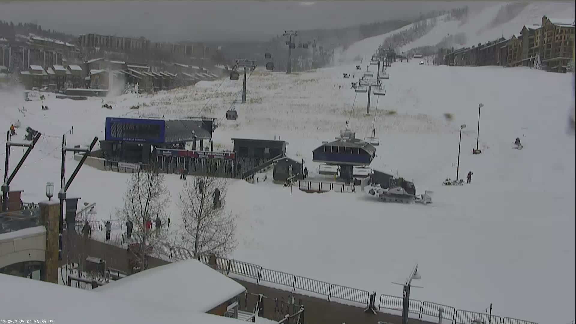 Steamboat Resort Christie Peak Express & Wild Blue Gondola Ropeway & Ski Slopes Live Cam - Steamboat Springs, Routt County, Colorado, USA
