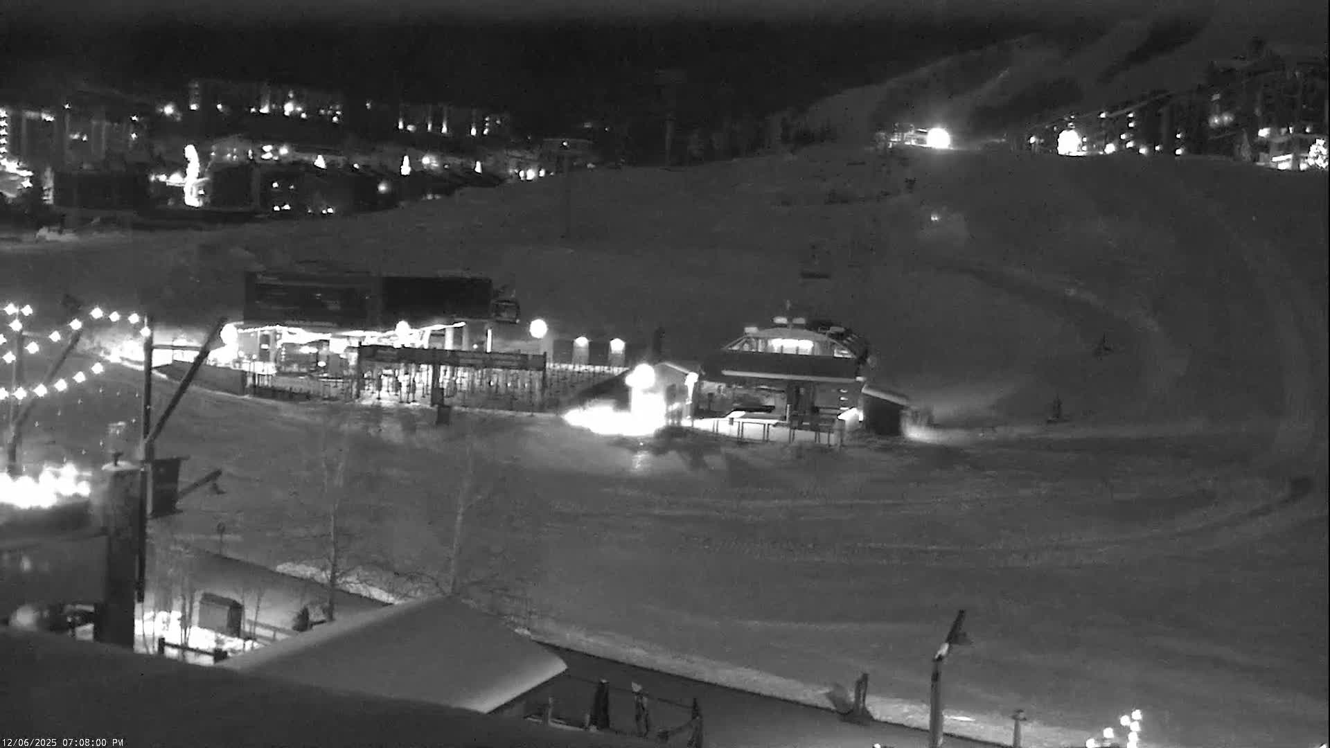 Steamboat Resort Christie Peak Express & Wild Blue Gondola Ropeway & Ski Slopes Live Cam - Steamboat Springs, Routt County, Colorado, USA