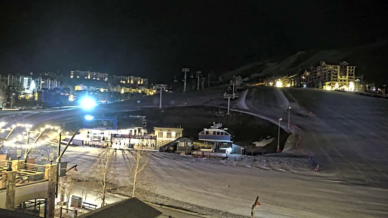 Steamboat Resort Christie Peak Express & Wild Blue Gondola Ropeway & Ski Slopes Live Cam - Steamboat Springs, Routt County, Colorado, USA