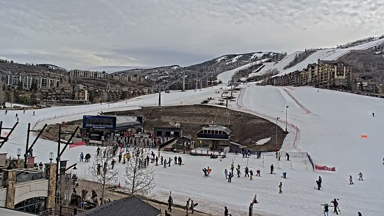Steamboat Resort Christie Peak Express & Wild Blue Gondola Ropeway & Ski Slopes Live Cam - Steamboat Springs, Routt County, Colorado, USA