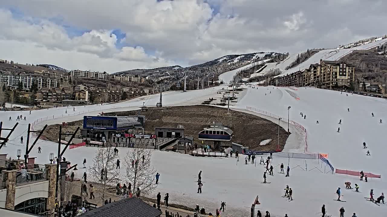 Steamboat Resort Christie Peak Express & Wild Blue Gondola Ropeway & Ski Slopes Live Cam - Steamboat Springs, Routt County, Colorado, USA