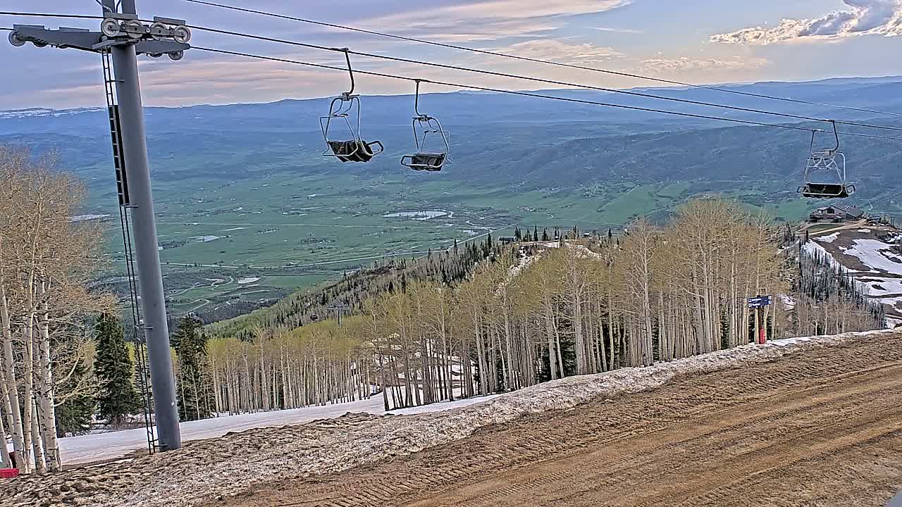 Steamboat Springs Buffalo Mountain Foothills from Four Points Lodge Live Cam - Steamboat Springs, Routt County, Colorado, USA