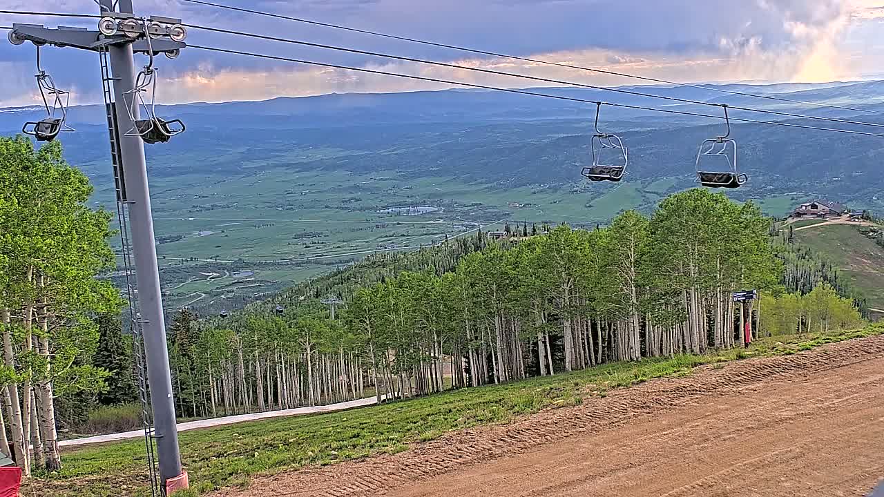 Steamboat Springs Buffalo Mountain Foothills from Four Points Lodge Live Cam - Steamboat Springs, Routt County, Colorado, USA