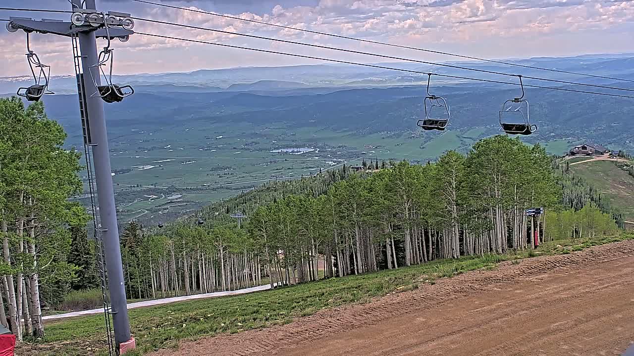 Steamboat Springs Buffalo Mountain Foothills from Four Points Lodge Live Cam - Steamboat Springs, Routt County, Colorado, USA