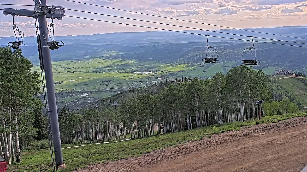 Steamboat Springs Buffalo Mountain Foothills from Four Points Lodge Live Cam - Steamboat Springs, Routt County, Colorado, USA