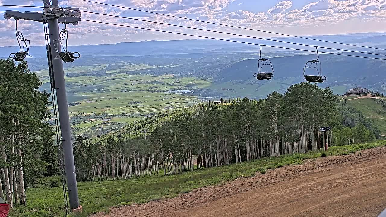 Steamboat Springs Buffalo Mountain Foothills from Four Points Lodge Live Cam - Steamboat Springs, Routt County, Colorado, USA