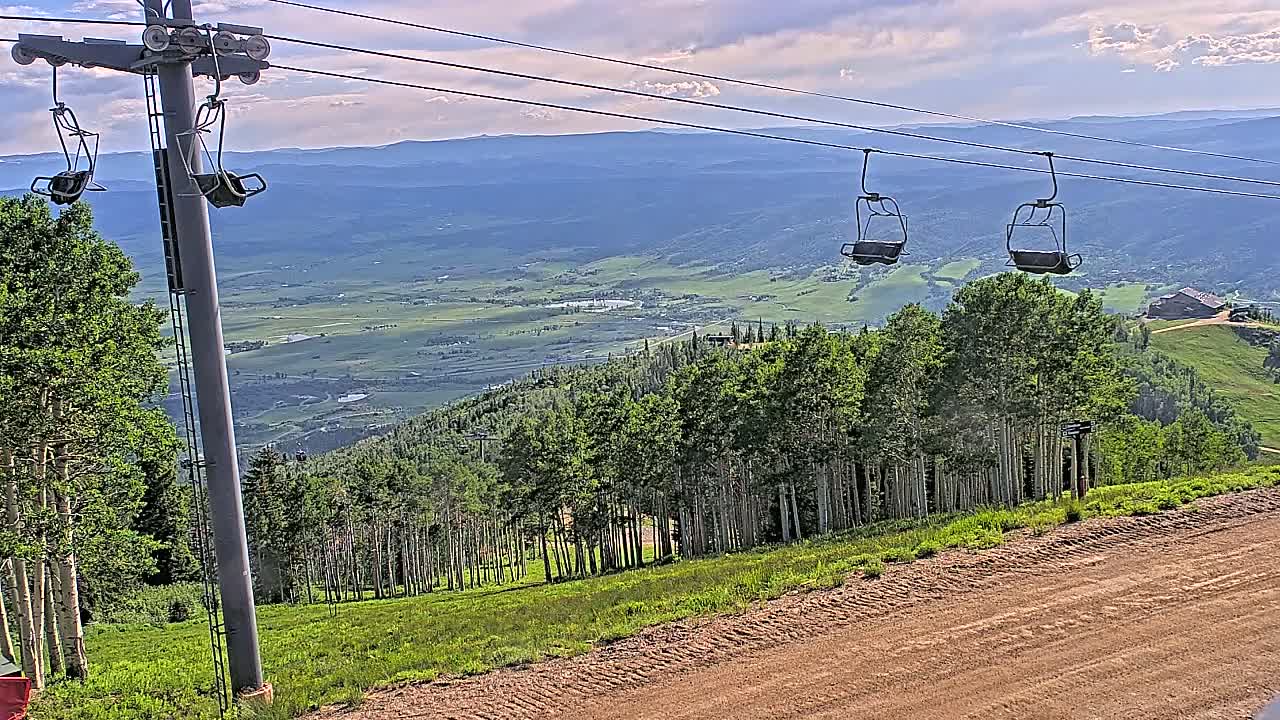 Steamboat Springs Buffalo Mountain Foothills from Four Points Lodge Live Cam - Steamboat Springs, Routt County, Colorado, USA