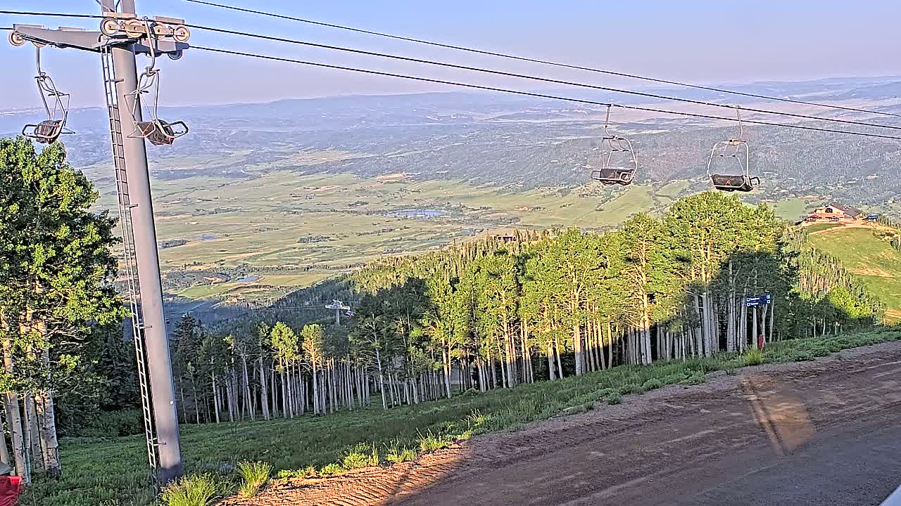 Steamboat Springs Buffalo Mountain Foothills from Four Points Lodge Live Cam - Steamboat Springs, Routt County, Colorado, USA