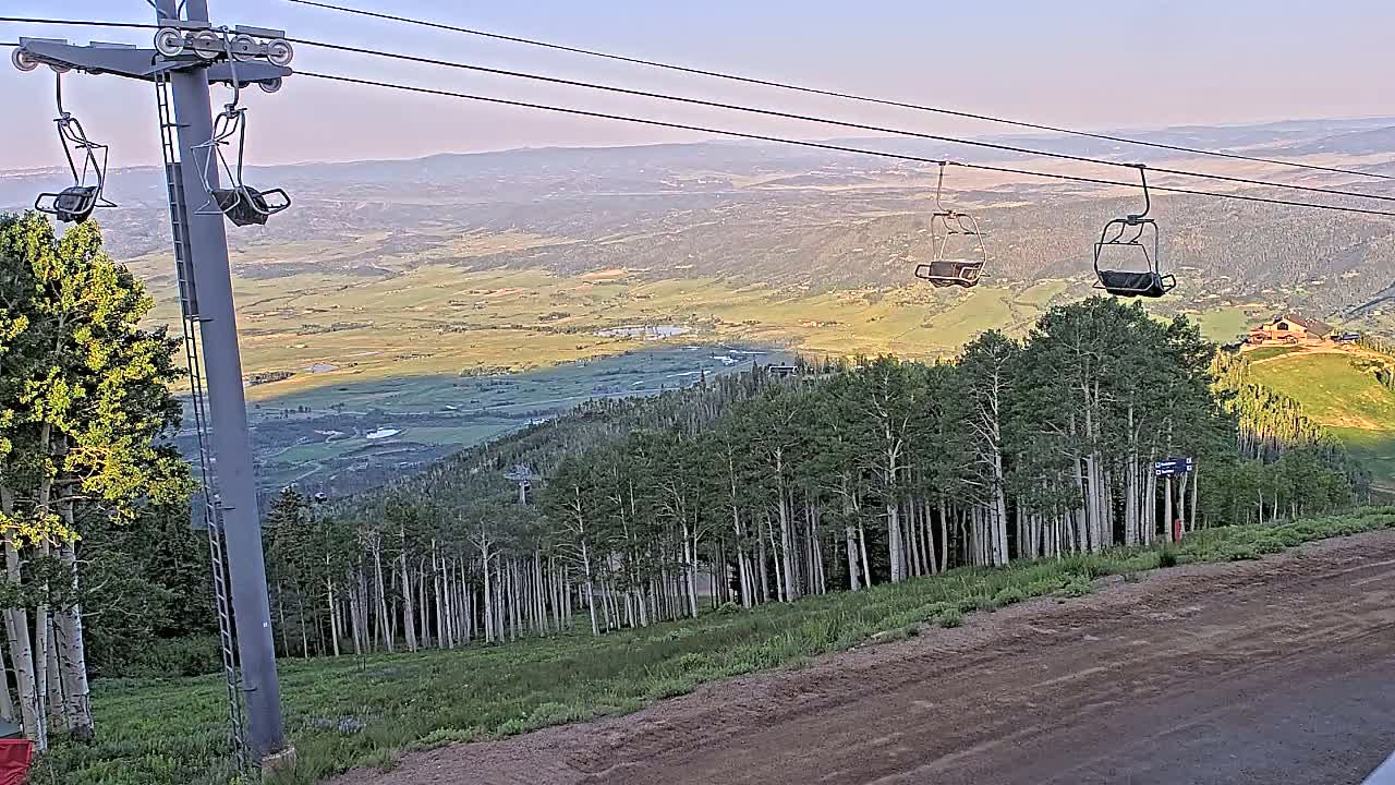 Steamboat Springs Buffalo Mountain Foothills from Four Points Lodge Live Cam - Steamboat Springs, Routt County, Colorado, USA