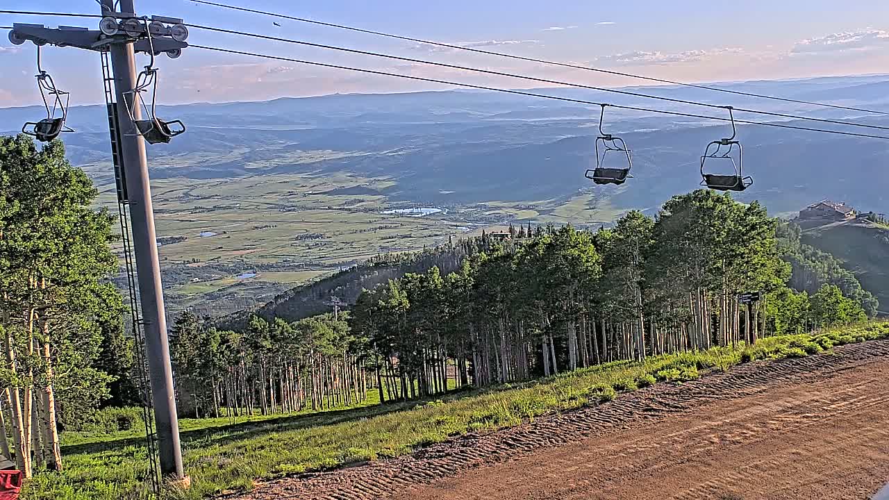 Steamboat Springs Buffalo Mountain Foothills from Four Points Lodge Live Cam - Steamboat Springs, Routt County, Colorado, USA