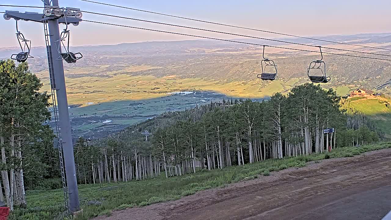 Steamboat Springs Buffalo Mountain Foothills from Four Points Lodge Live Cam - Steamboat Springs, Routt County, Colorado, USA