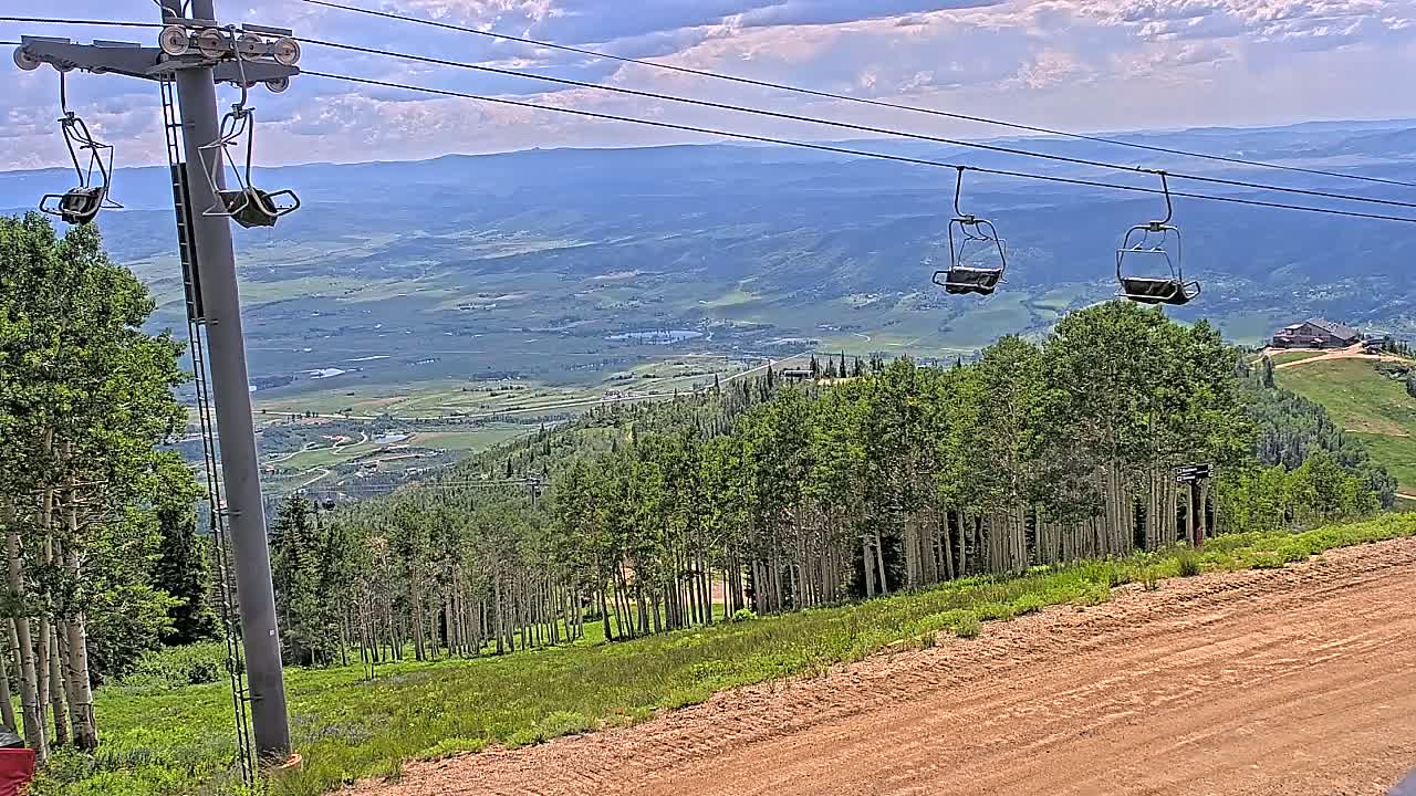 Steamboat Springs Buffalo Mountain Foothills from Four Points Lodge Live Cam - Steamboat Springs, Routt County, Colorado, USA