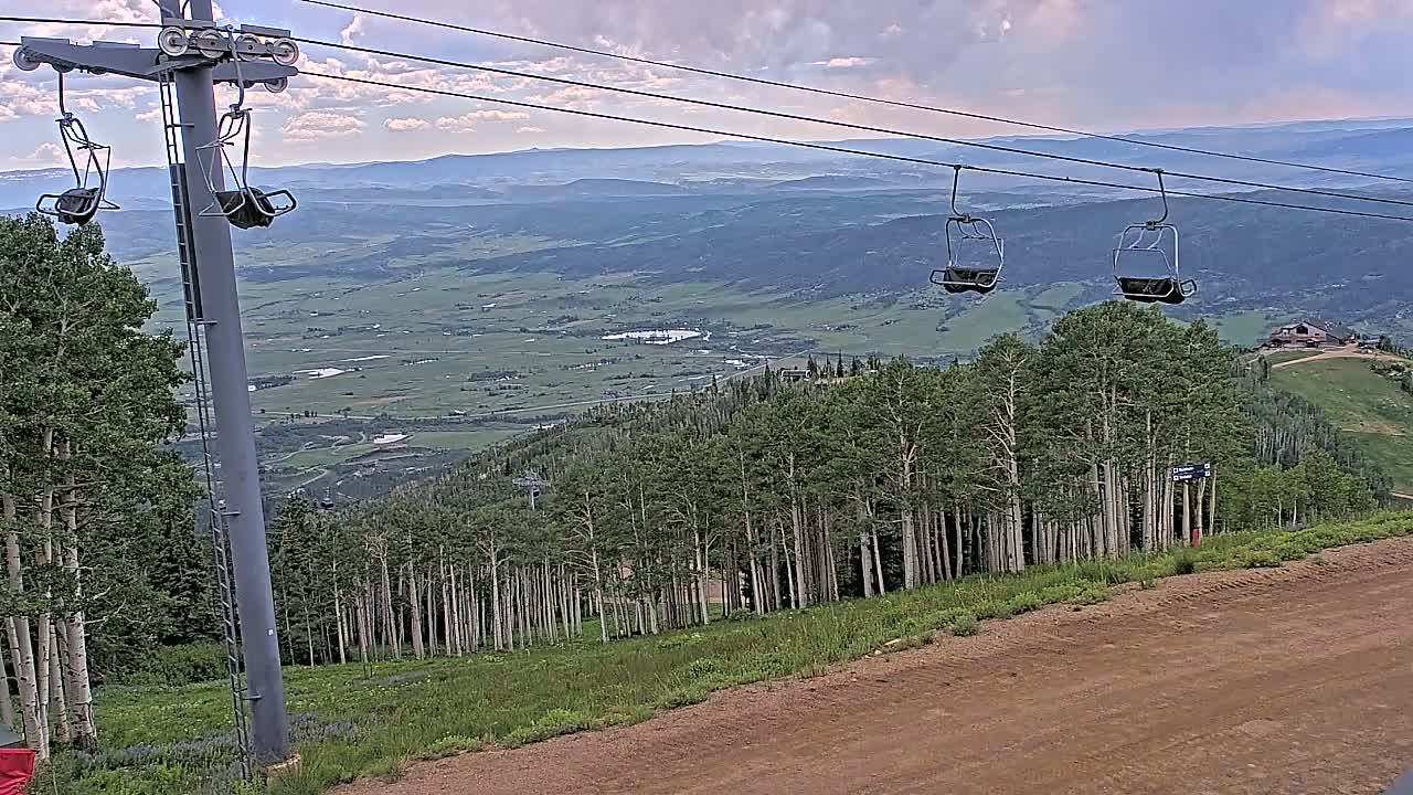 Steamboat Springs Buffalo Mountain Foothills from Four Points Lodge Live Cam - Steamboat Springs, Routt County, Colorado, USA