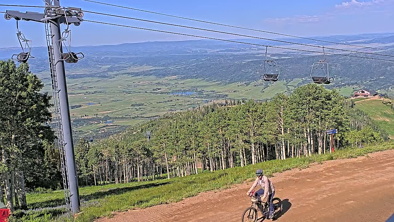 Steamboat Springs Buffalo Mountain Foothills from Four Points Lodge Live Cam - Steamboat Springs, Routt County, Colorado, USA