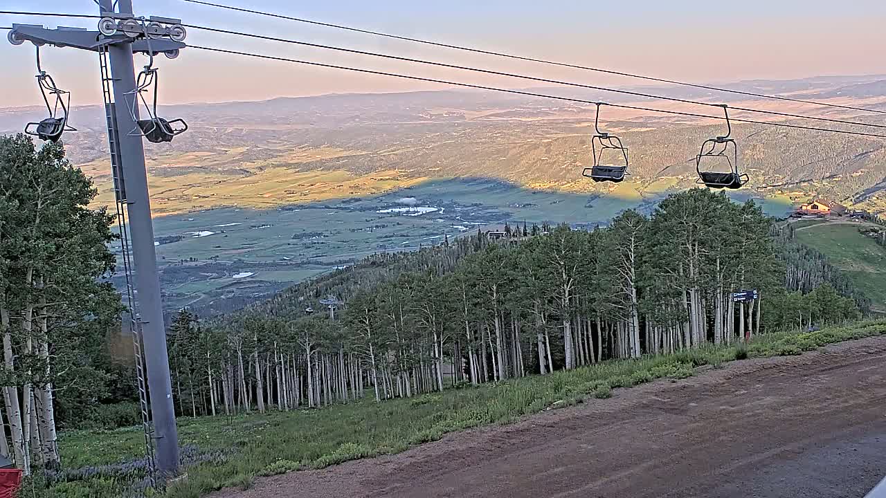 Steamboat Springs Buffalo Mountain Foothills from Four Points Lodge Live Cam - Steamboat Springs, Routt County, Colorado, USA
