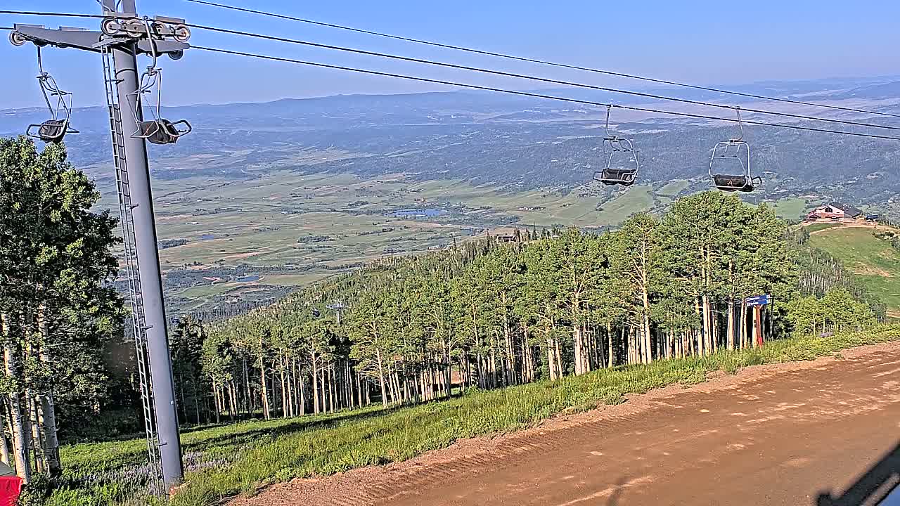 Steamboat Springs Buffalo Mountain Foothills from Four Points Lodge Live Cam - Steamboat Springs, Routt County, Colorado, USA