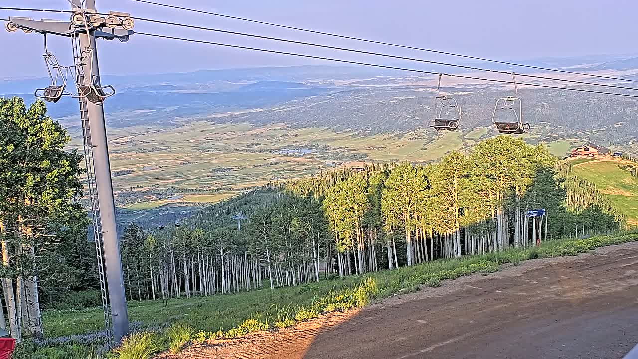 Steamboat Springs Buffalo Mountain Foothills from Four Points Lodge Live Cam - Steamboat Springs, Routt County, Colorado, USA
