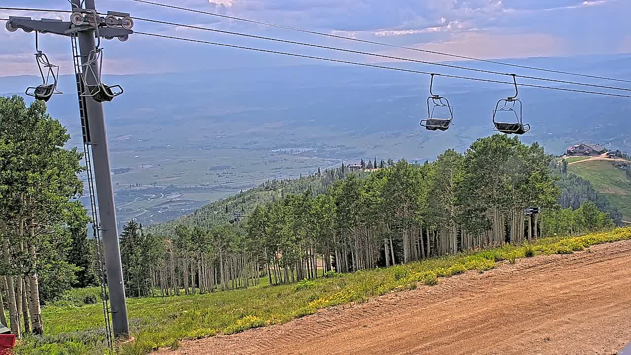 Steamboat Springs Buffalo Mountain Foothills from Four Points Lodge Live Cam - Steamboat Springs, Routt County, Colorado, USA