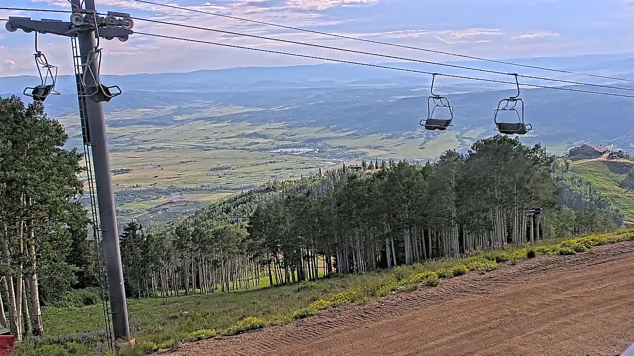 Steamboat Springs Buffalo Mountain Foothills from Four Points Lodge Live Cam - Steamboat Springs, Routt County, Colorado, USA