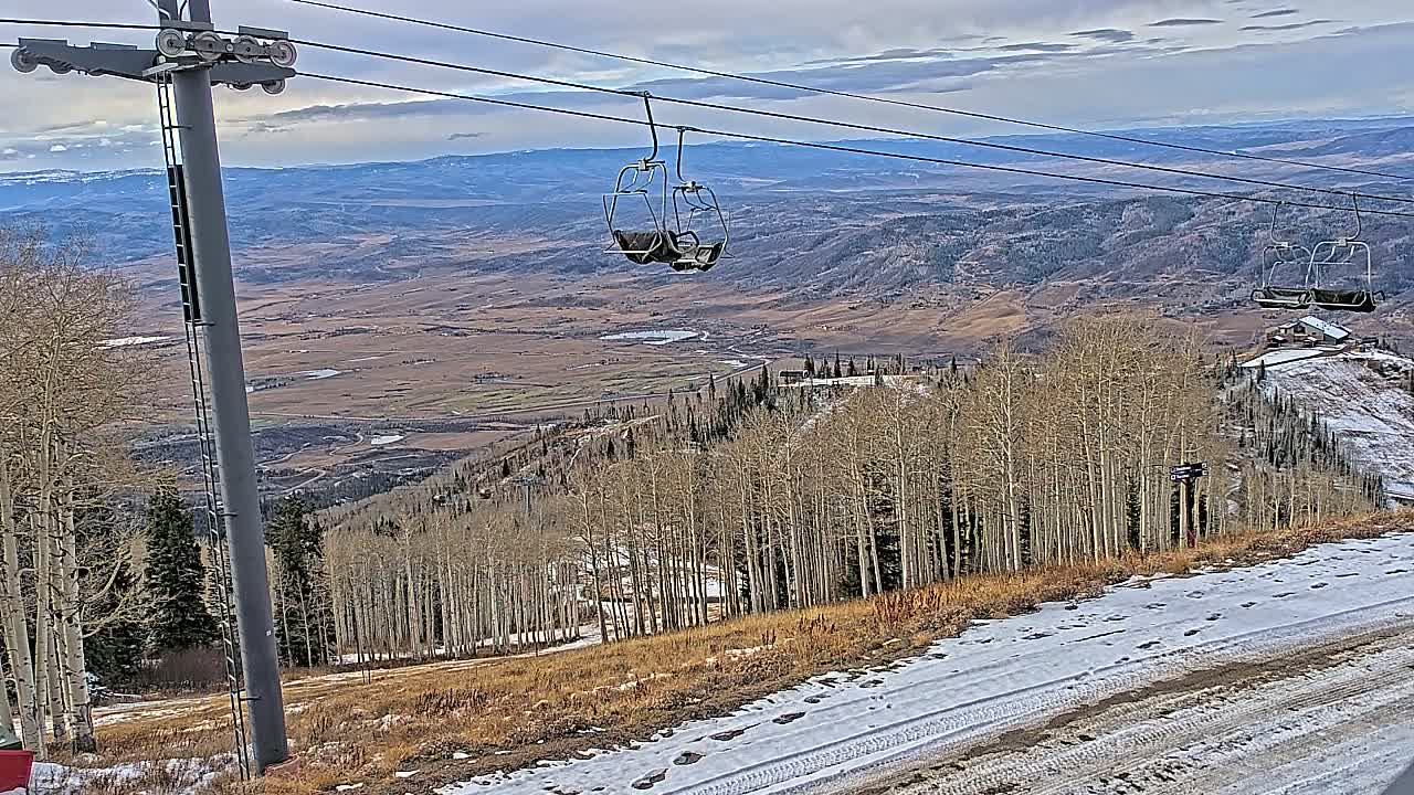 Steamboat Springs Buffalo Mountain Foothills from Four Points Lodge Live Cam - Steamboat Springs, Routt County, Colorado, USA