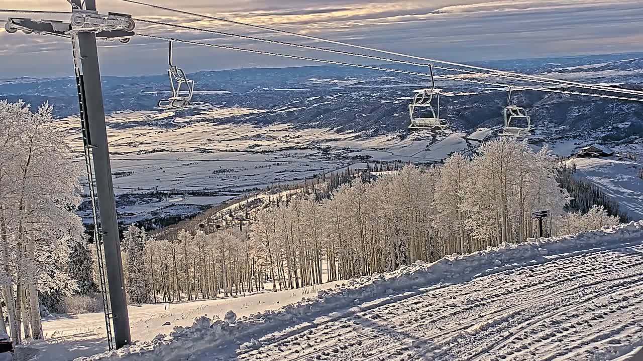 Steamboat Springs Buffalo Mountain Foothills from Four Points Lodge Live Cam - Steamboat Springs, Routt County, Colorado, USA