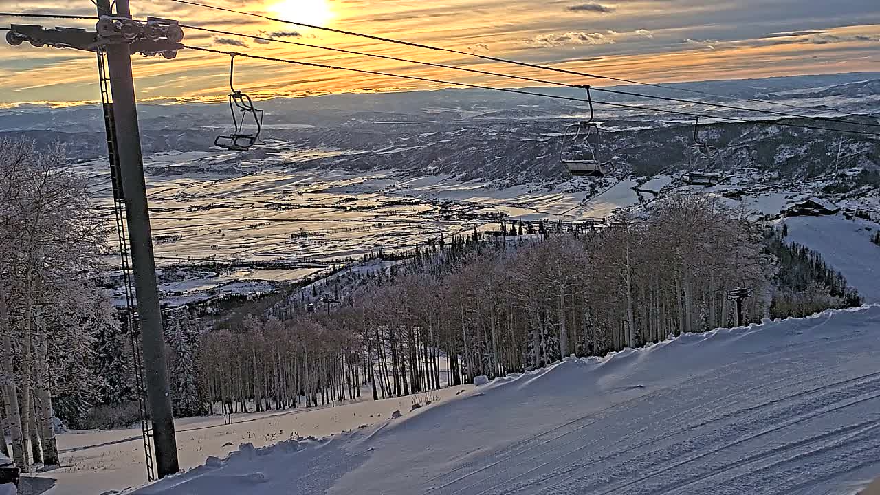 Steamboat Springs Buffalo Mountain Foothills from Four Points Lodge Live Cam - Steamboat Springs, Routt County, Colorado, USA