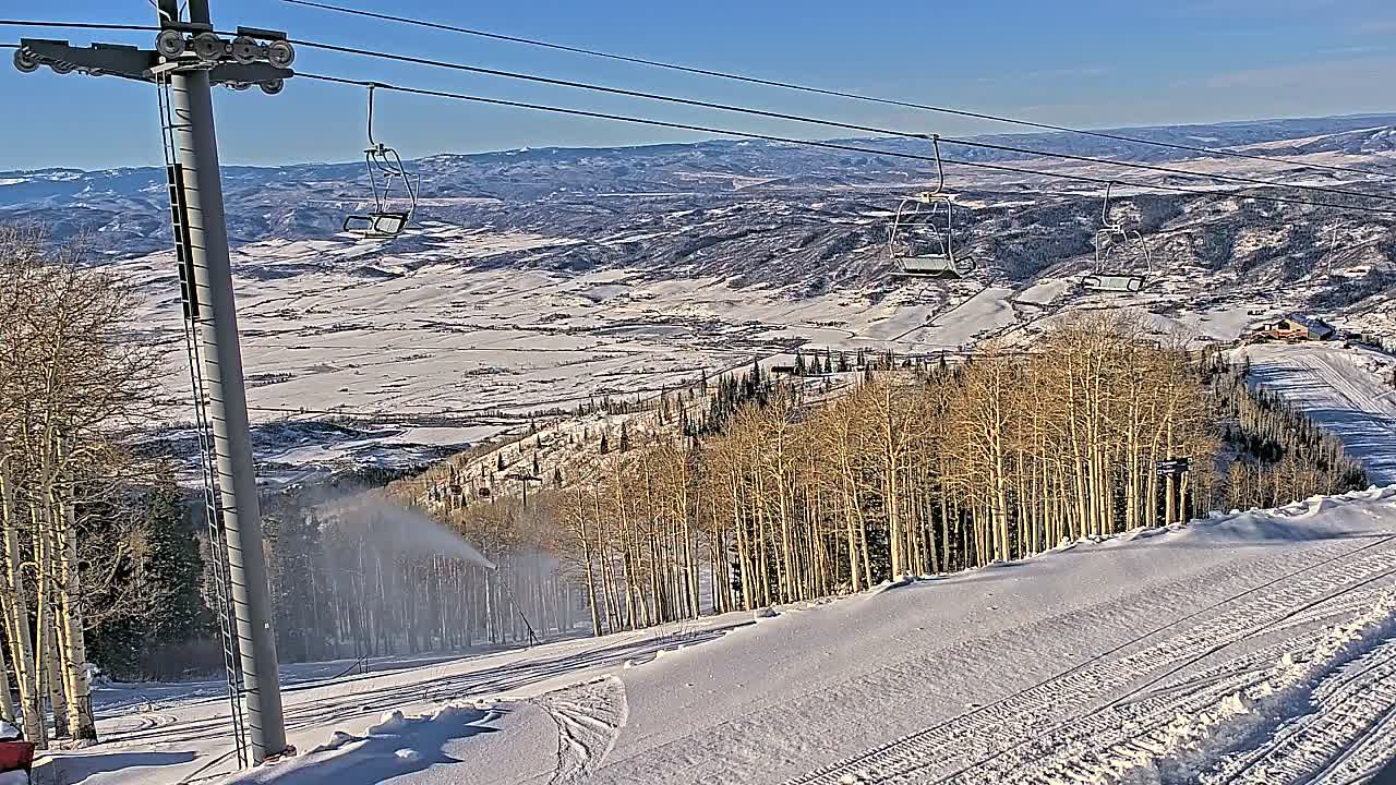 Steamboat Springs Buffalo Mountain Foothills from Four Points Lodge Live Cam - Steamboat Springs, Routt County, Colorado, USA