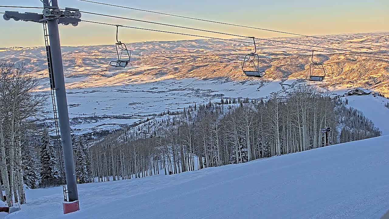 Steamboat Springs Buffalo Mountain Foothills from Four Points Lodge Live Cam - Steamboat Springs, Routt County, Colorado, USA