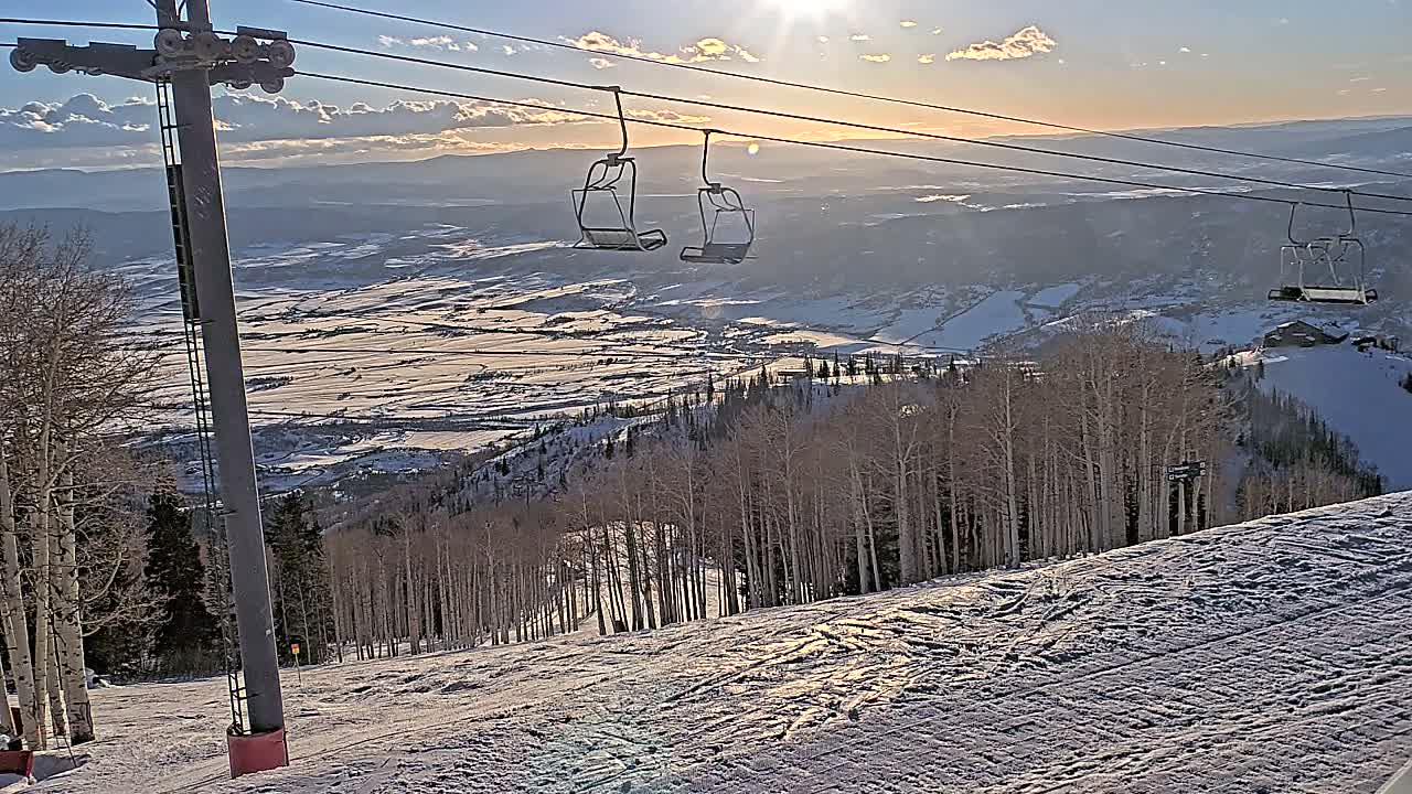 Steamboat Springs Buffalo Mountain Foothills from Four Points Lodge Live Cam - Steamboat Springs, Routt County, Colorado, USA