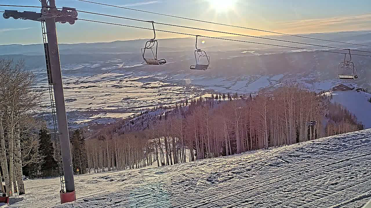 Steamboat Springs Buffalo Mountain Foothills from Four Points Lodge Live Cam - Steamboat Springs, Routt County, Colorado, USA