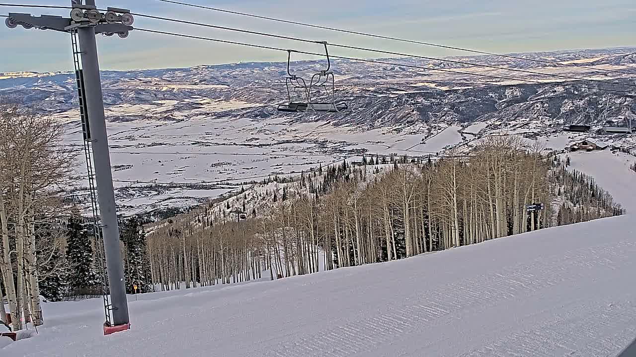 Steamboat Springs Buffalo Mountain Foothills from Four Points Lodge Live Cam - Steamboat Springs, Routt County, Colorado, USA