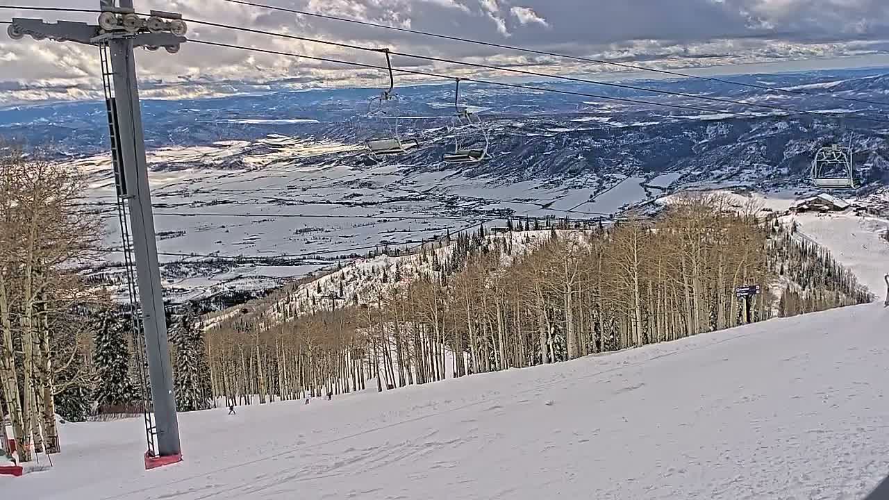 Steamboat Springs Buffalo Mountain Foothills from Four Points Lodge Live Cam - Steamboat Springs, Routt County, Colorado, USA