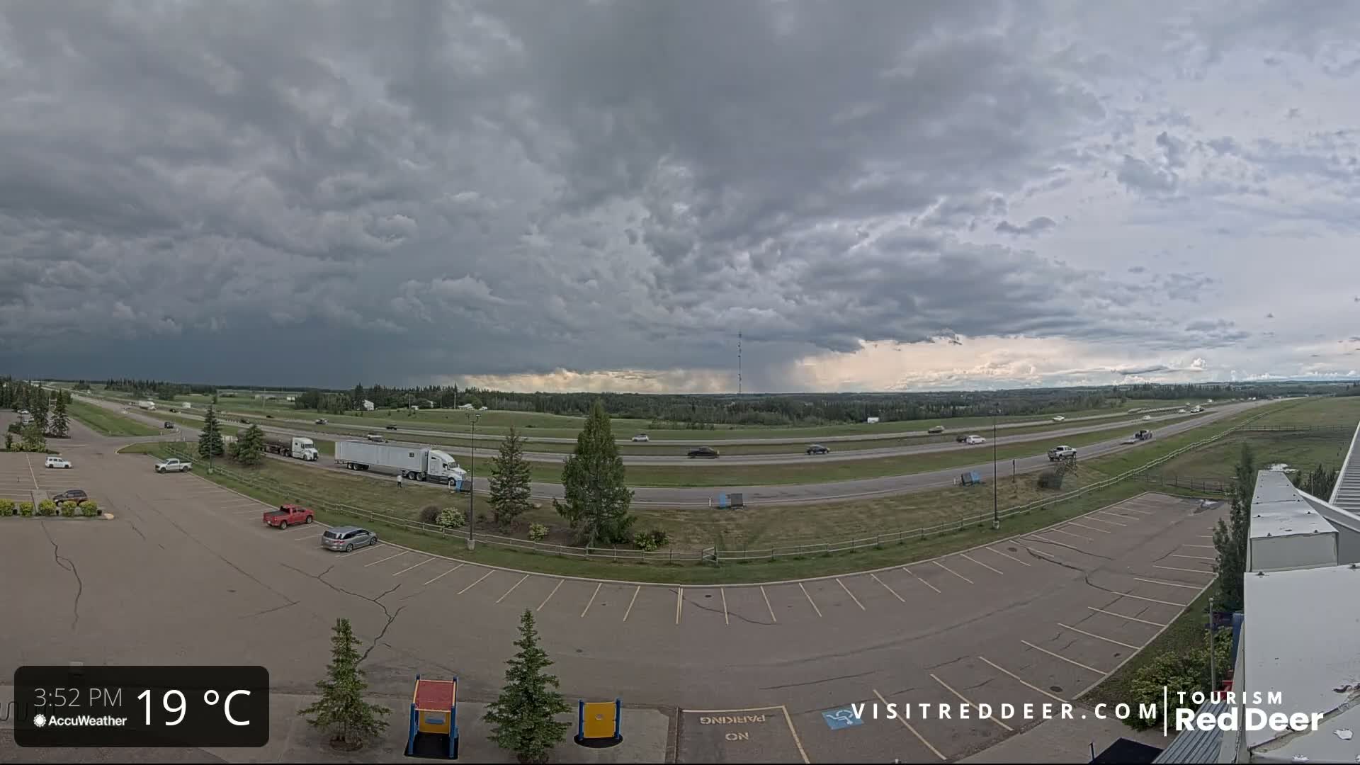  Red Deer Queen Elizabeth 2 Highway & Red Deer Plain Skyline Live Cam - City Of Red Deer, Red Deer County, Alberta, Canada