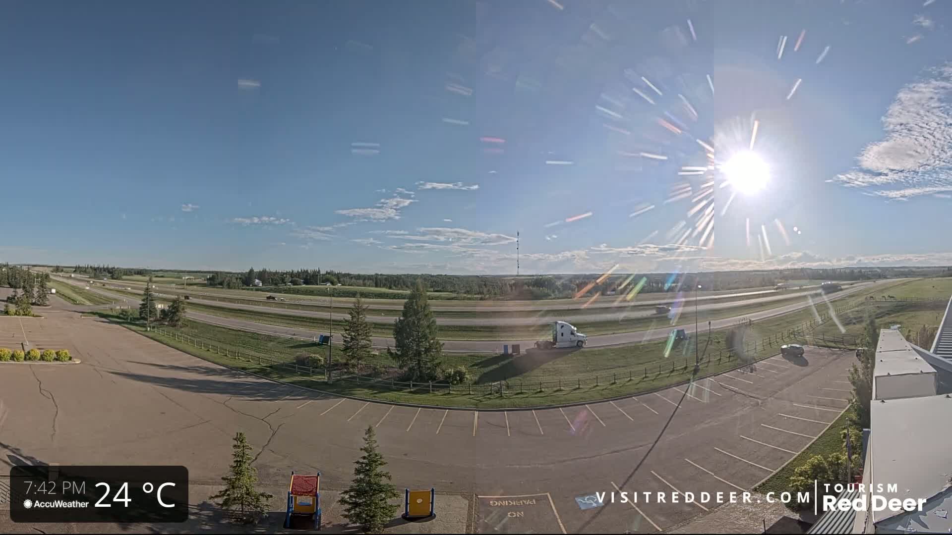 Red Deer Queen Elizabeth 2 Highway & Red Deer Plain Skyline Live Cam - City Of Red Deer, Red Deer County, Alberta, Canada