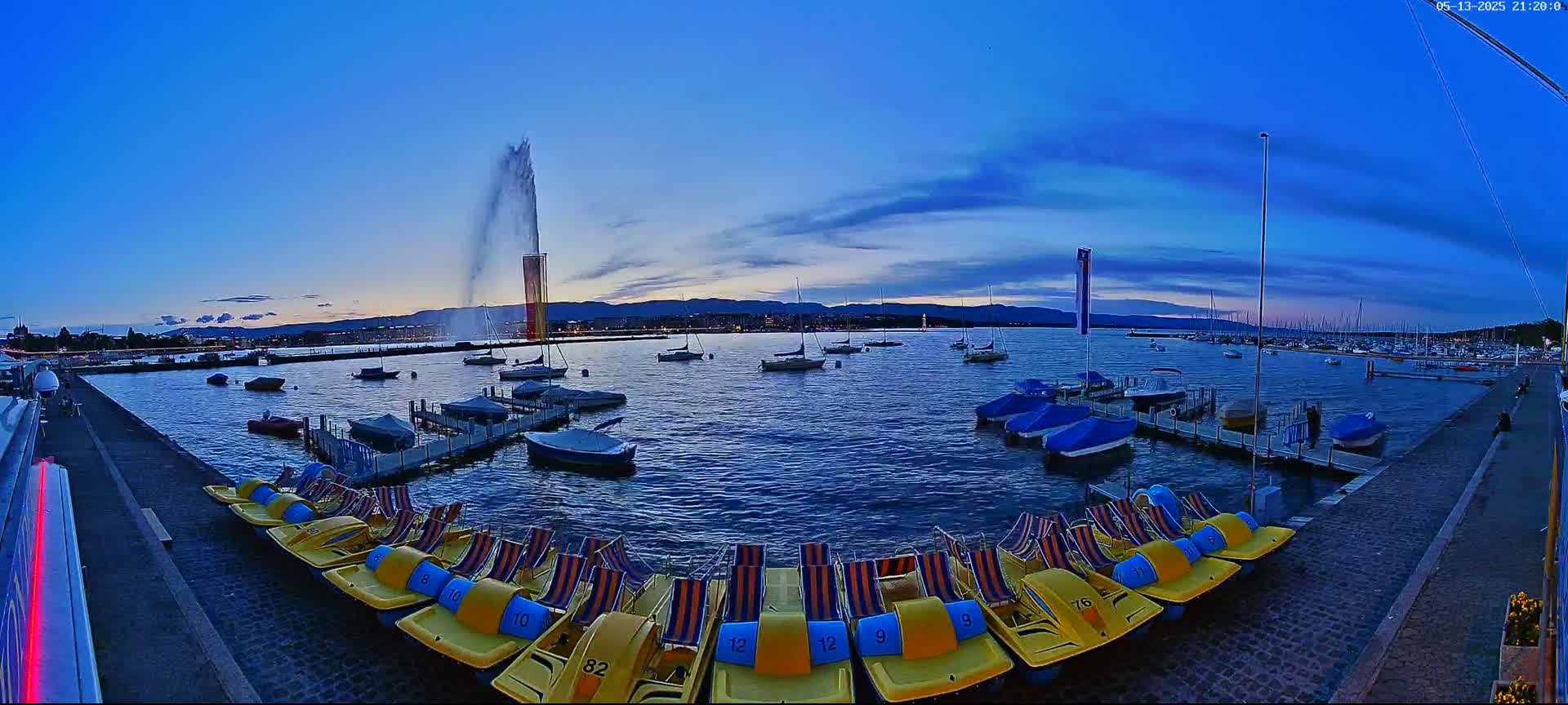 Lake Geneva & (Lac Leman) Coast & Geneve City Les Corsaires Live Cam - Eaux -Vives, Genève, Geneva, Switzerland