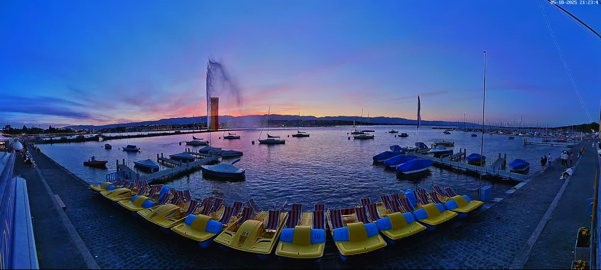 Lake Geneva & (Lac Leman) Coast & Geneve City Les Corsaires Live Cam - Eaux -Vives, Genève, Geneva, Switzerland