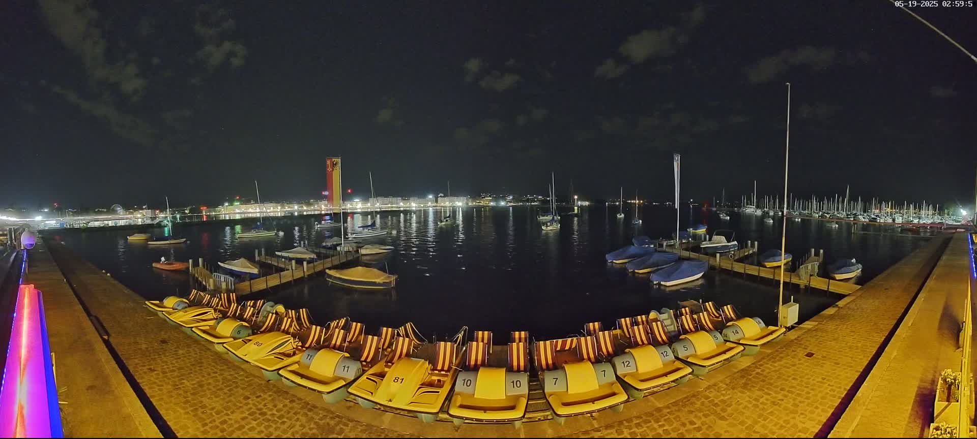 Lake Geneva & (Lac Leman) Coast & Geneve City Les Corsaires Live Cam - Eaux -Vives, Genève, Geneva, Switzerland