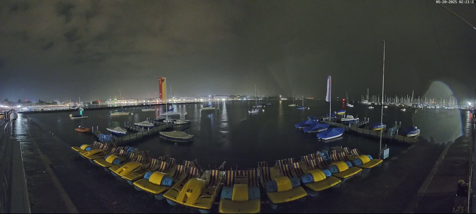 Lake Geneva & (Lac Leman) Coast & Geneve City Les Corsaires Live Cam - Eaux -Vives, Genève, Geneva, Switzerland