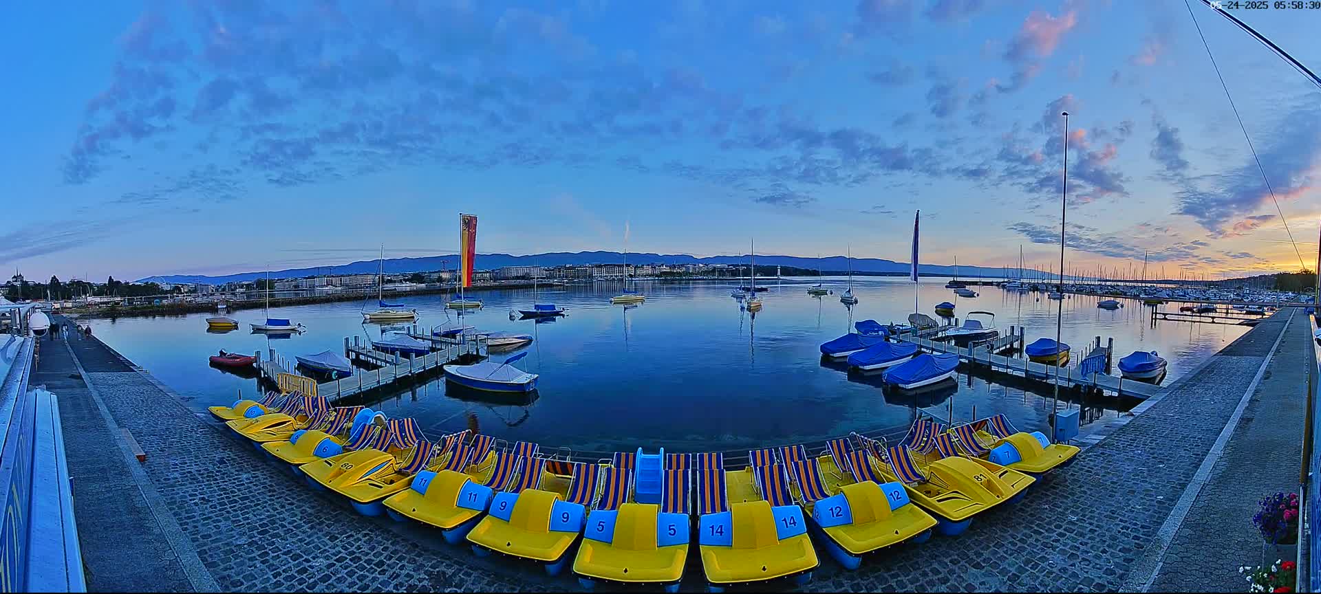 Lake Geneva & (Lac Leman) Coast & Geneve City Les Corsaires Live Cam - Eaux -Vives, Genève, Geneva, Switzerland