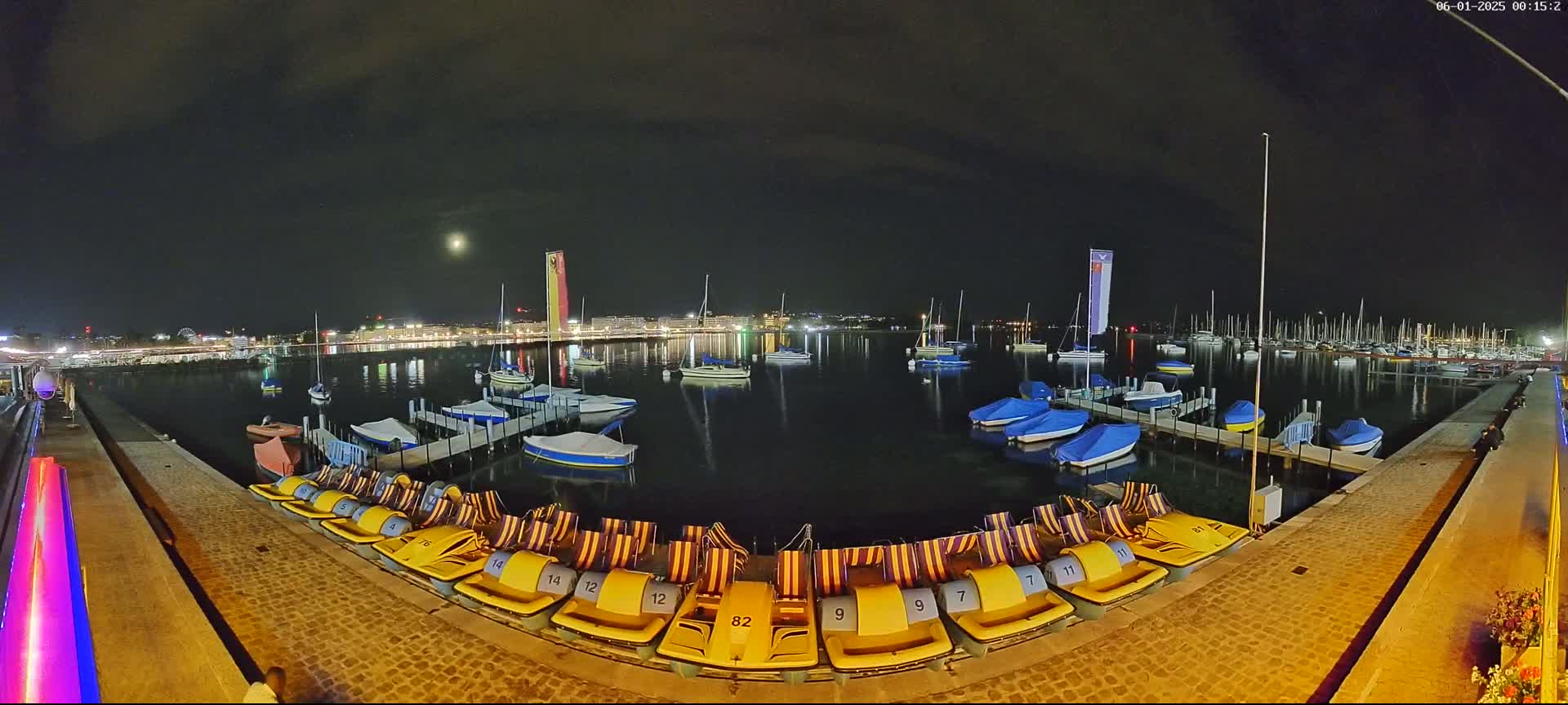 Lake Geneva & (Lac Leman) Coast & Geneve City Les Corsaires Live Cam - Eaux -Vives, Genève, Geneva, Switzerland