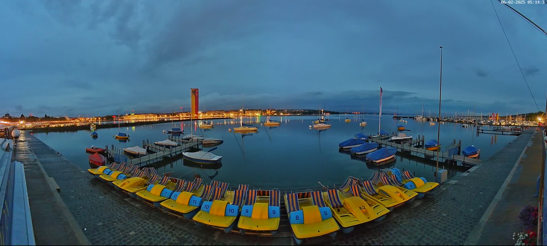 Lake Geneva & (Lac Leman) Coast & Geneve City Les Corsaires Live Cam - Eaux -Vives, Genève, Geneva, Switzerland