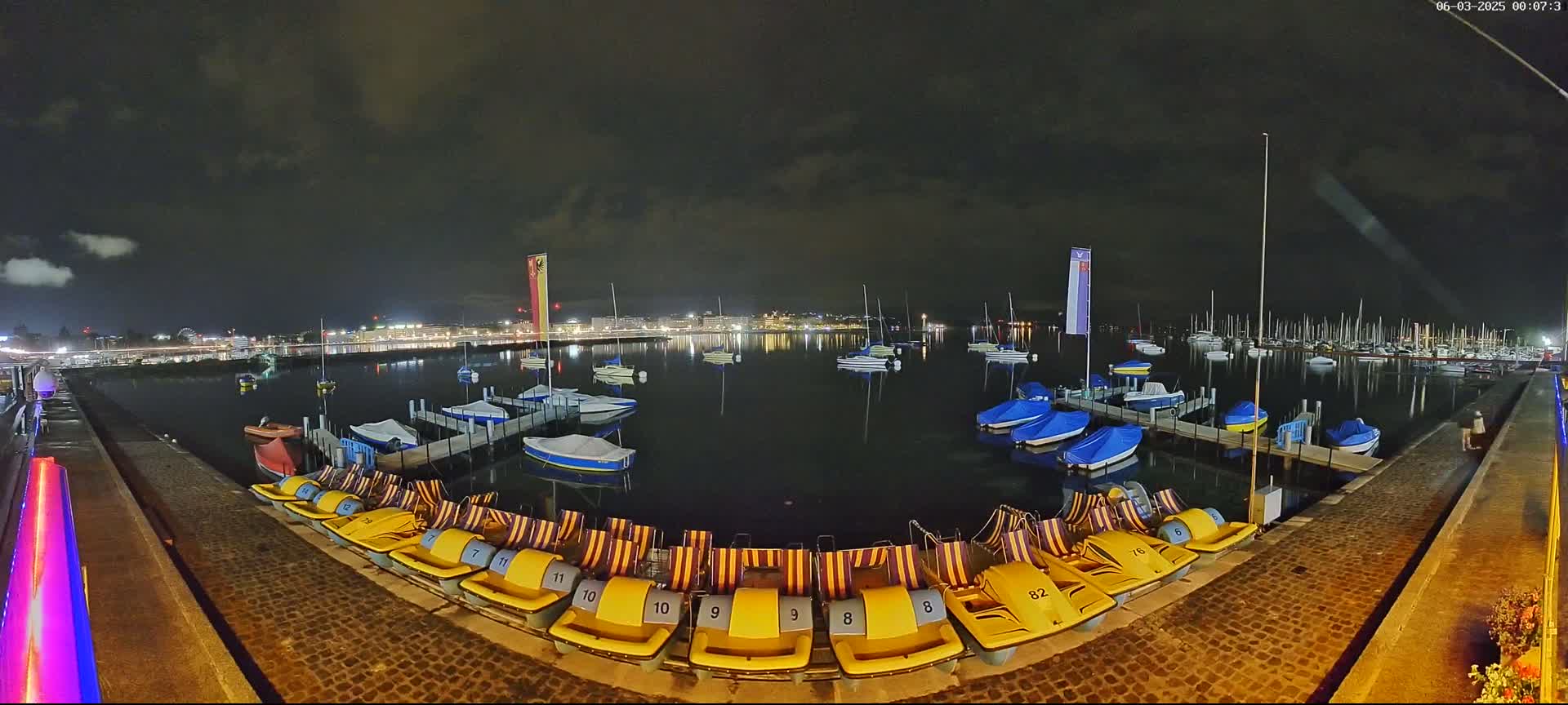 Lake Geneva & (Lac Leman) Coast & Geneve City Les Corsaires Live Cam - Eaux -Vives, Genève, Geneva, Switzerland