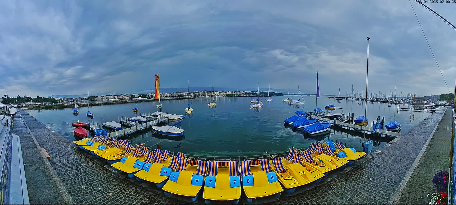 Lake Geneva & (Lac Leman) Coast & Geneve City Les Corsaires Live Cam - Eaux -Vives, Genève, Geneva, Switzerland